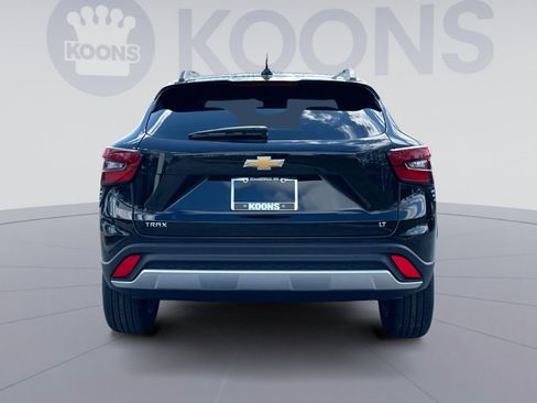 New 2026 Chevrolet Trax LT w/ Driver Confidence Package FWD image 5