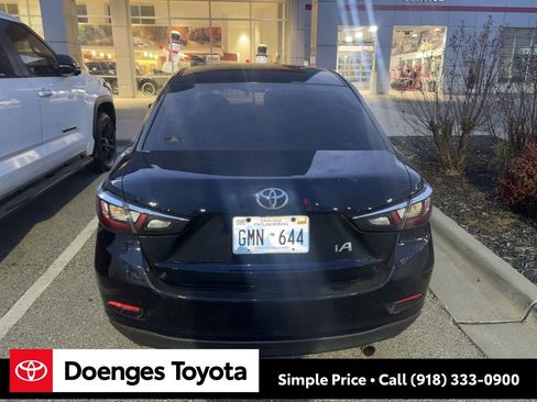 Used 2017 Toyota Yaris iA image 4