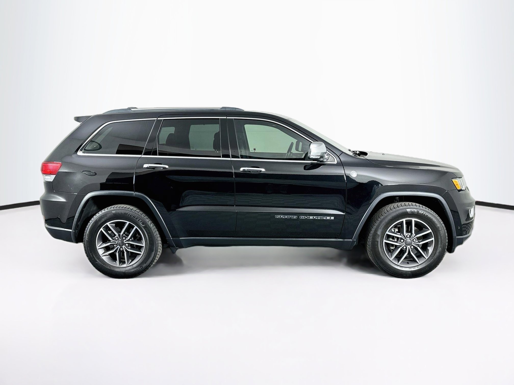 Used 2020 Jeep Grand Cherokee Limited AWD/4WD image 10