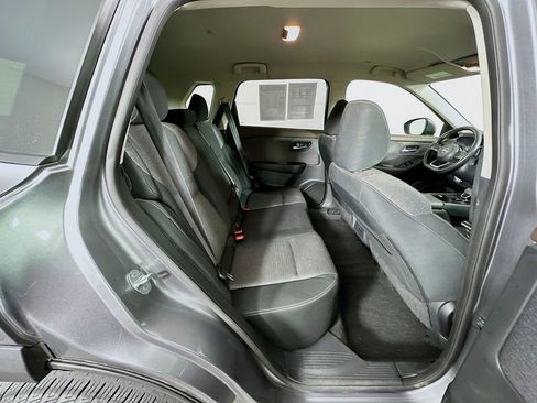 Used 2023 Nissan Rogue SV image 33