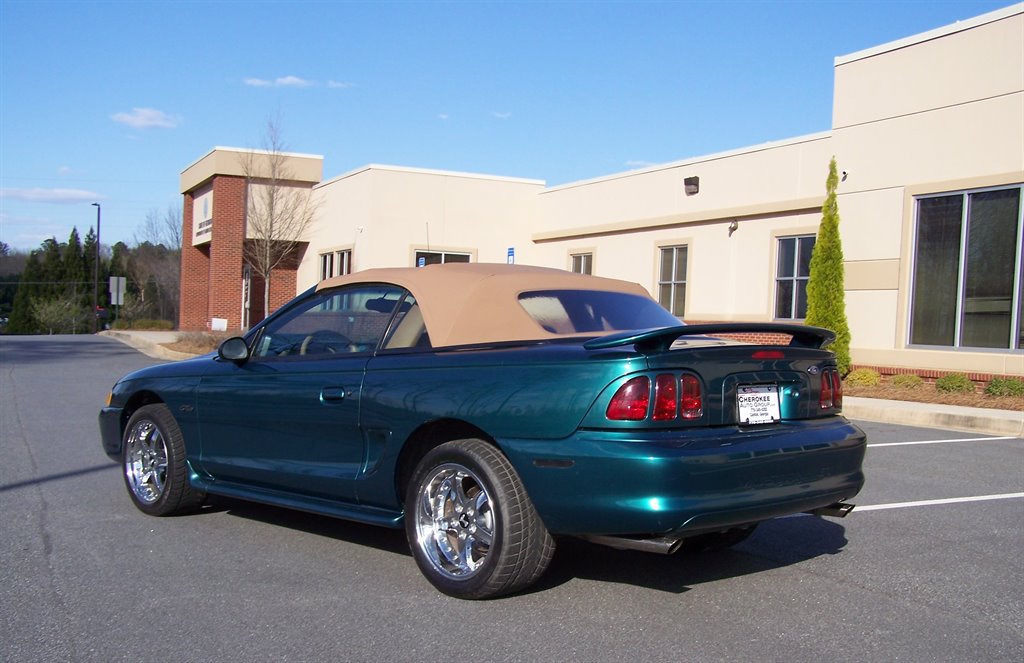 Used 1998 Ford Mustang GT RWD image 4