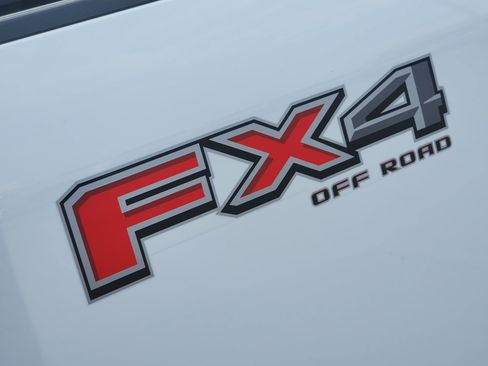 Used 2024 Ford F250 Lariat w/ FX4 Off-Road Package AWD/4WD image 13