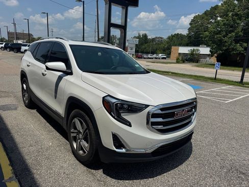 Certified 2021 GMC Terrain SLT w/ Infotainment Package II FWD image 9