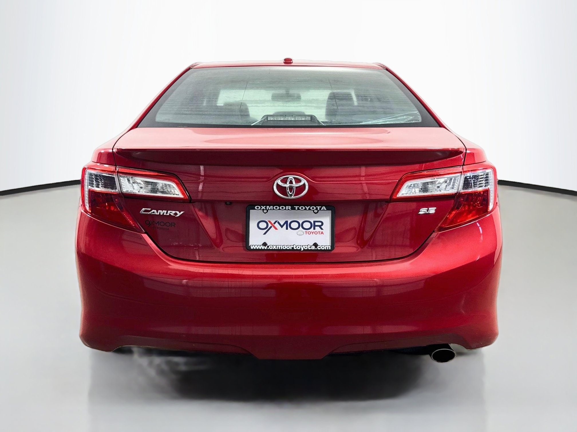 Used 2014 Toyota Camry SE w/ Leather Package FWD image 6