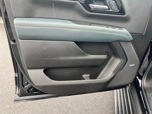 New 2026 GMC Yukon XL AT4 w/ AT4 Premium Package image 12