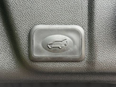 Used 2015 Buick Enclave Premium w/ Experience Buick Package AWD/4WD image 10