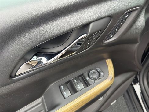 Used 2017 GMC Acadia Denali w/ Technology Package image 12