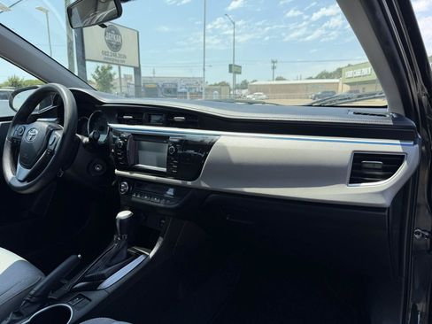 Used 2016 Toyota Corolla LE FWD image 15