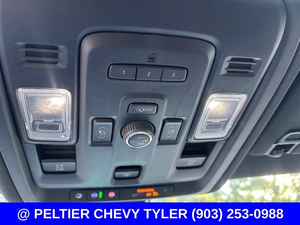 Used 2022 Chevrolet Tahoe RST w/ Luxury Package RWD image 18