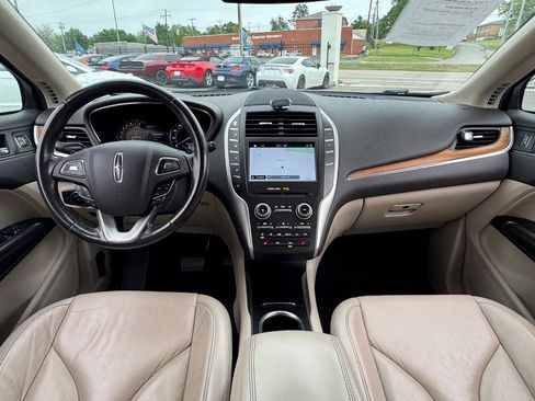 Used 2017 Lincoln MKC Select w/ Select Plus Package FWD image 10