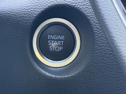 Certified 2022 Toyota Corolla Cross LE image 23