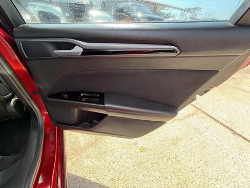 Used 2016 Ford Fusion SE w/ Equipment Group 201A image 11