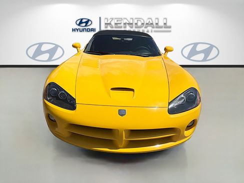 Used 2005 Dodge Viper SRT-10 RWD image 2