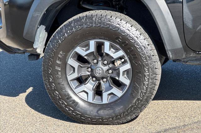 Certified 2023 Toyota Tacoma TRD Off-Road AWD/4WD image 29