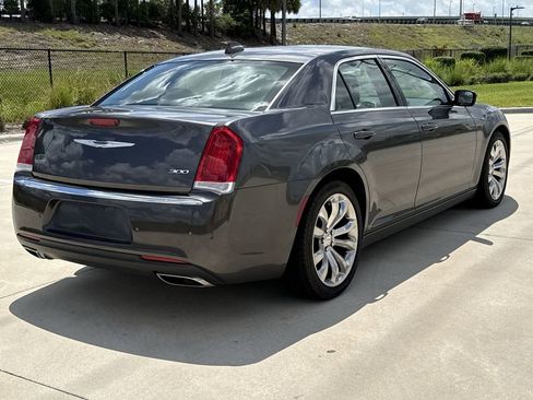 Used 2019 Chrysler 300 Touring L w/ Quick Order Package 22F RWD image 11
