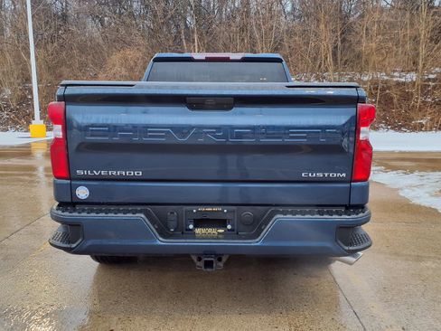 Used 2020 Chevrolet Silverado 1500 Custom w/ Custom Value Package image 6