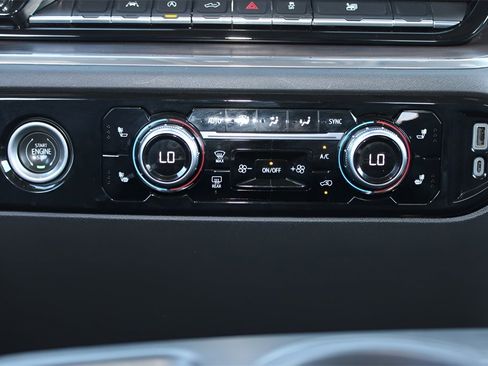 Used 2024 GMC Sierra 1500 SLT image 22