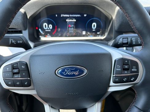 New 2026 Ford Explorer Active RWD image 25