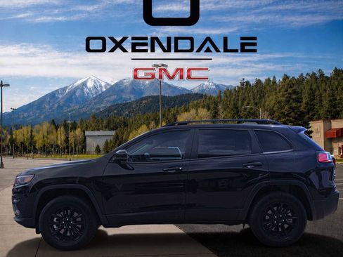 Used 2023 Jeep Cherokee Altitude Lux AWD/4WD image 8