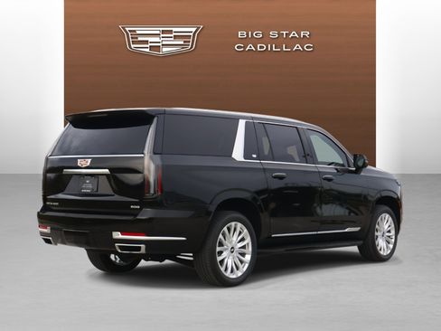 Certified 2025 Cadillac Escalade ESV Luxury image 5
