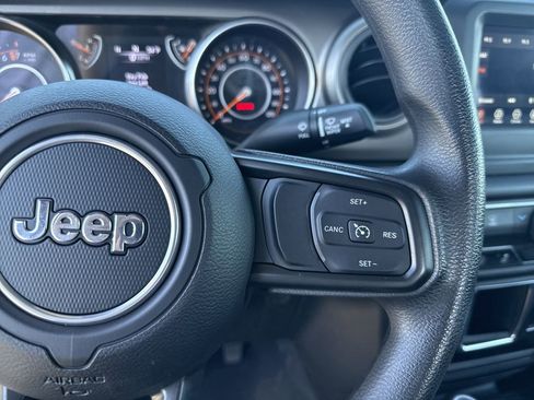 Used 2022 Jeep Gladiator Sport w/ Trailer Tow Package image 26