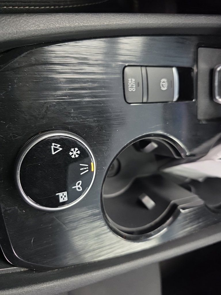 Used 2024 Nissan Rogue S AWD/4WD image 21