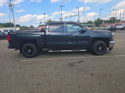 Used 2017 Chevrolet Silverado 1500 LT w/ All Star Edition AWD/4WD image 4