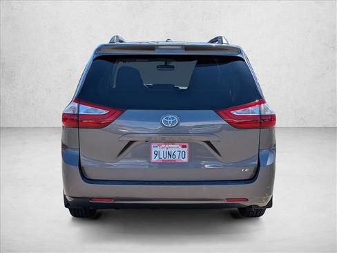 Used 2016 Toyota Sienna LE FWD image 7