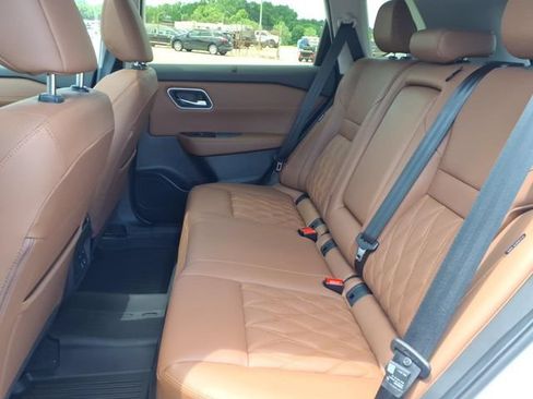 Used 2025 Nissan Rogue Platinum w/ Platinum Premium Package AWD/4WD image 15