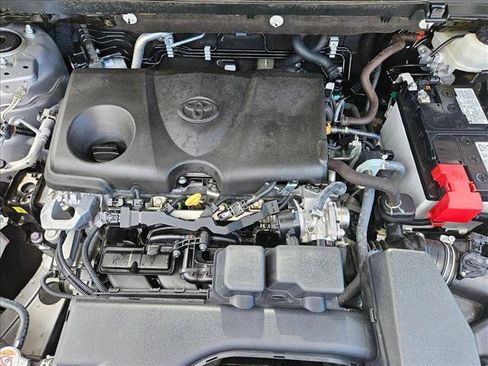 Used 2024 Toyota RAV4 XLE FWD image 27