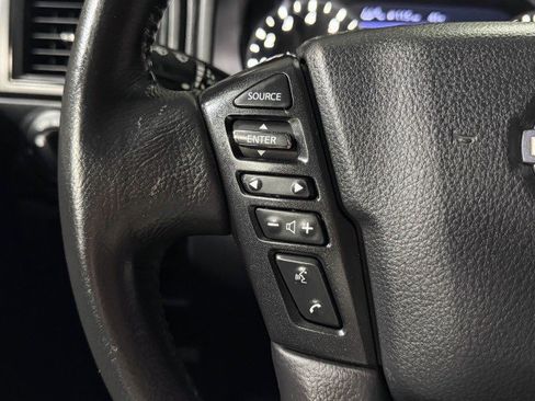 Used 2023 Nissan Titan SV w/ SV Convenience Package image 19