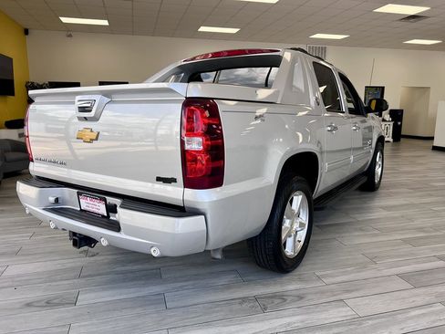 Used 2013 Chevrolet Avalanche LT w/ Texas Edition image 6