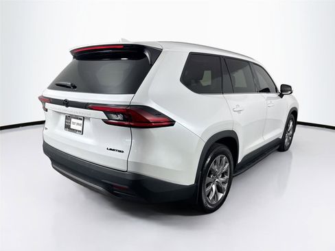 Used 2025 Toyota Grand Highlander FWD image 2