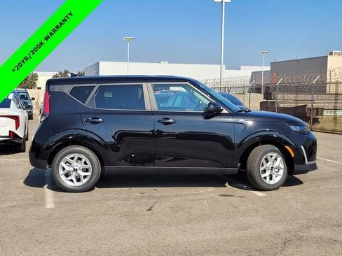 New 2025 Kia Soul LX w/ LX Technology Package image 3