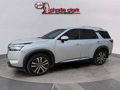 Used 2023 Nissan Pathfinder Platinum