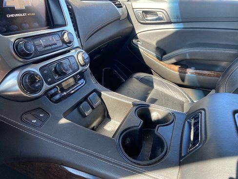 Used 2019 Chevrolet Suburban LT AWD/4WD image 20
