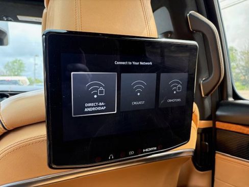 Used 2022 Jeep Grand Wagoneer Series III w/ Rear Seat Video Group 1 AWD/4WD image 15