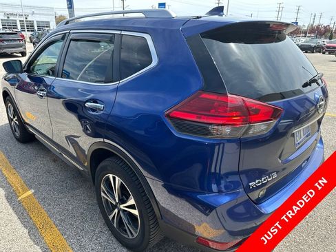 Used 2017 Nissan Rogue SL w/ SL Premium Package AWD/4WD image 2