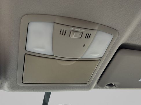 Used 2013 Nissan Rogue SV FWD image 18