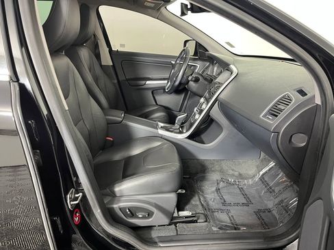 Used 2016 Volvo XC60 T5 Premier image 17