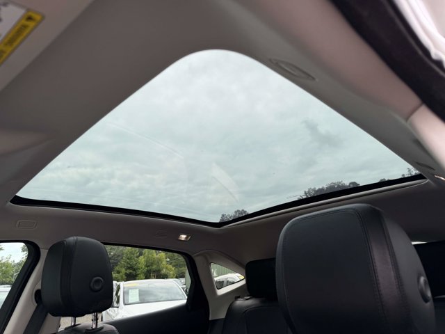 Used 2020 Jaguar E-PACE AWD/4WD image 2