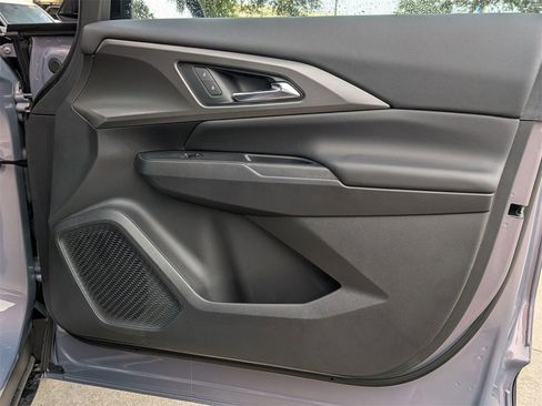 New 2026 Chevrolet Equinox EV LT image 19