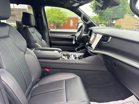 New 2026 Jeep Grand Wagoneer Limited AWD/4WD image 10