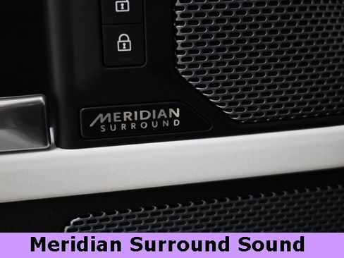 Used 2023 Land Rover Defender 110 SE image 37