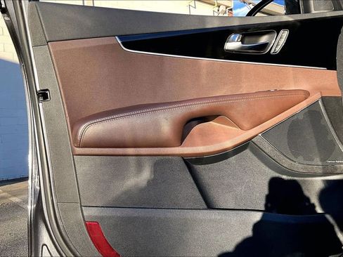 Used 2019 Kia Sorento SX image 26