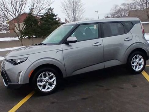 Certified 2025 Kia Soul LX w/ LX Technology Package image 7