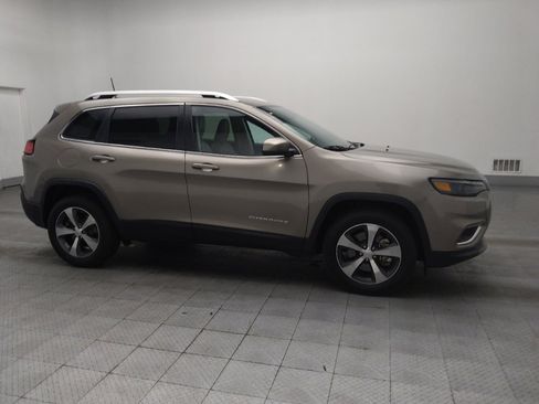 Used 2019 Jeep Cherokee Limited w/ Luxury Group image 11