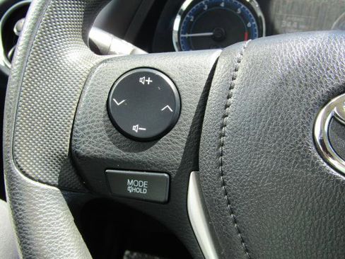 Used 2017 Toyota Corolla LE FWD image 21