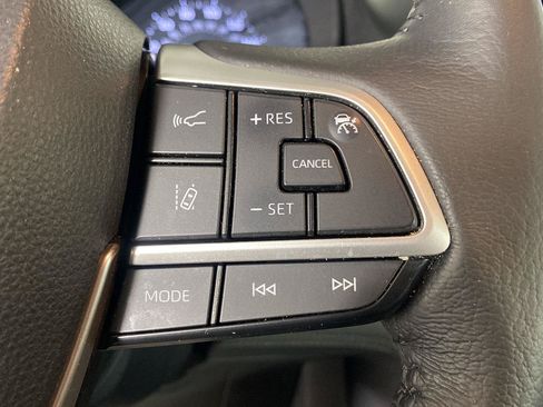 Used 2021 Toyota Sienna XLE AWD/4WD image 12