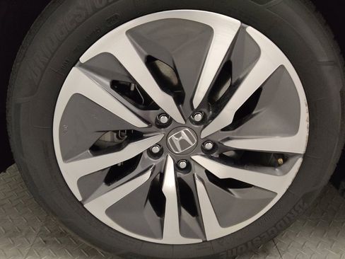 Used 2018 Honda Accord Touring image 31